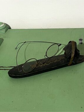 Victorian Civil War Era Round Wireframe Eyeglasses w/ etched case
